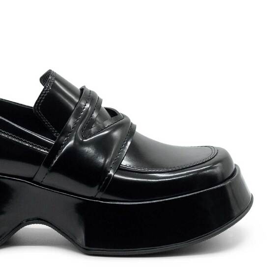 Mini Yoko Black Brushed Calfskin Loafers