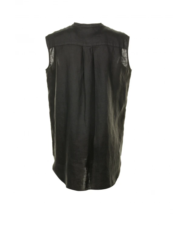 Black sleeveless Korean shirt