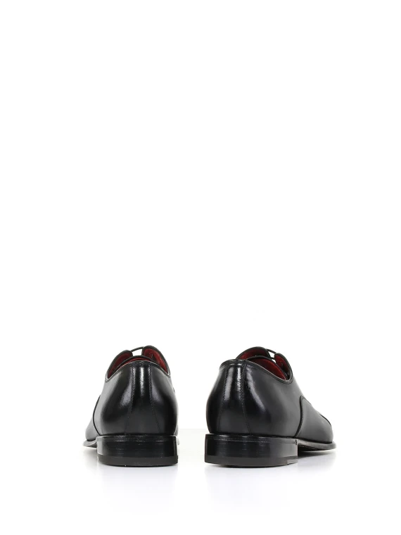 Derby in smooth black leather