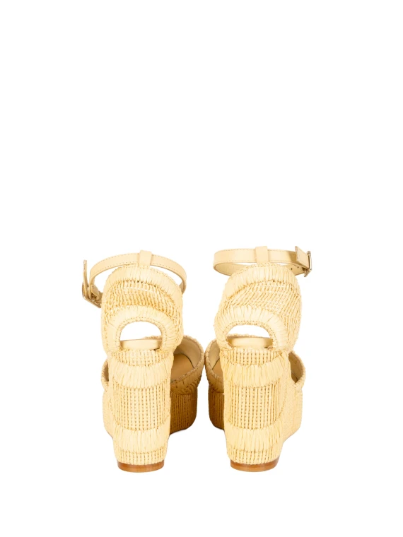 Flat shoes