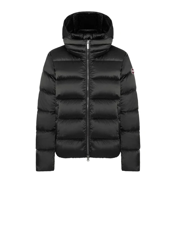 Piumino nero con cappuccio