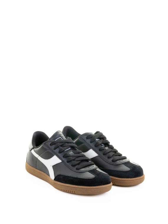 Black white unisex sneaker