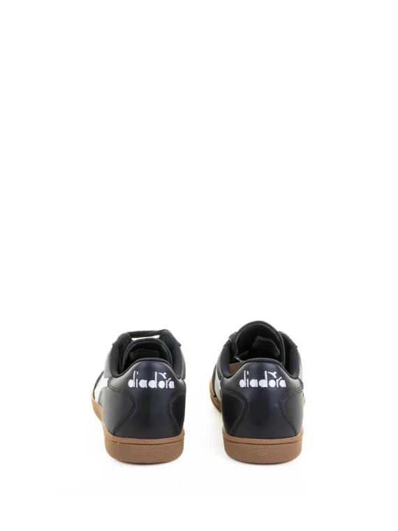 Black white unisex sneaker