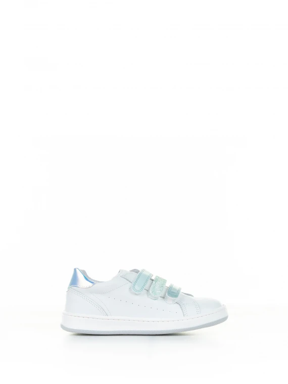 Sneaker bianco celeste con strap