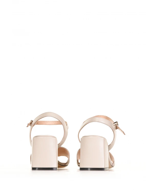 Nappa sandal with strap