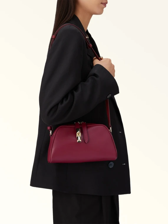 Goccia mini cherry leather shoulder bag