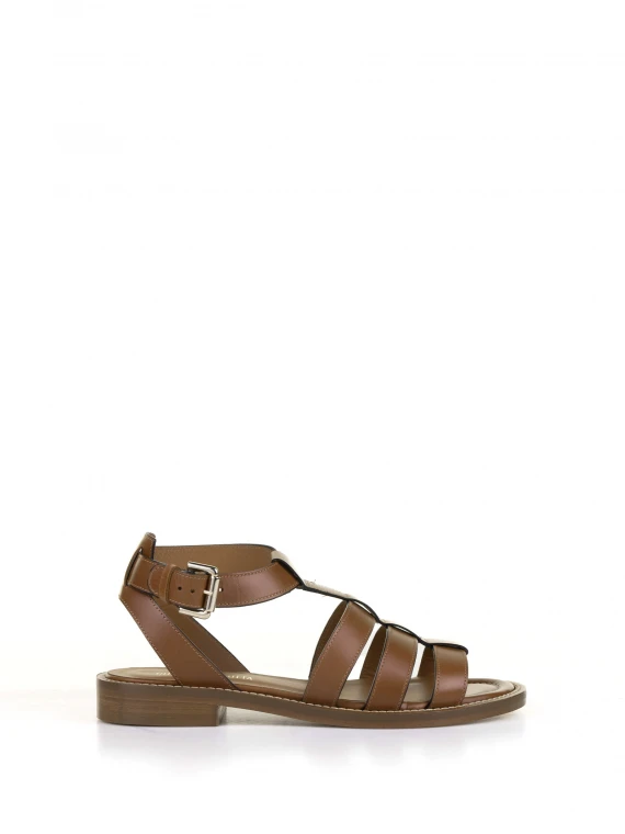 Low sandal in hazelnut leather