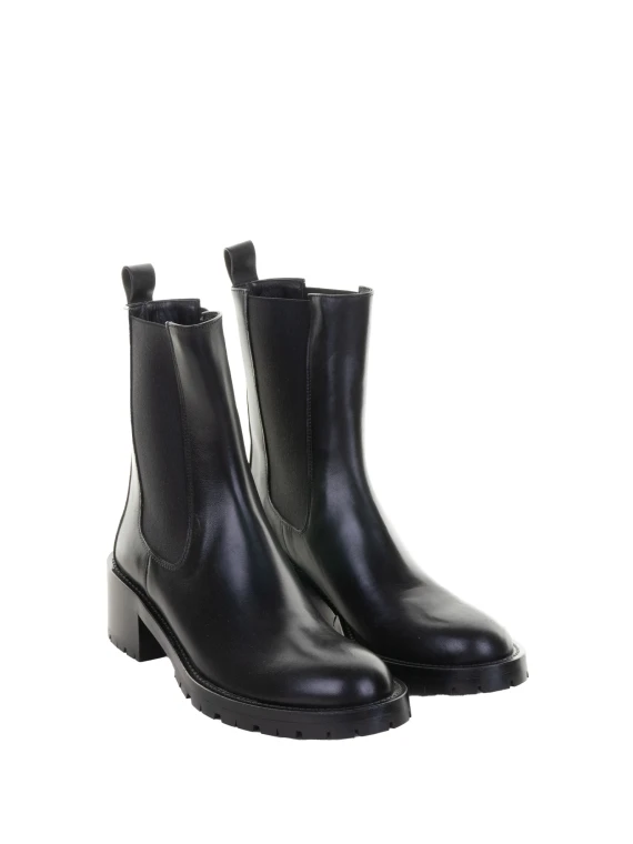 Black leather ankle boot with rubber sole