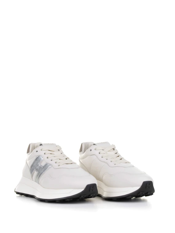 H641 running sneakers in cream silver