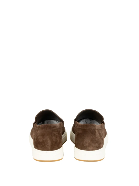 Flat shoes