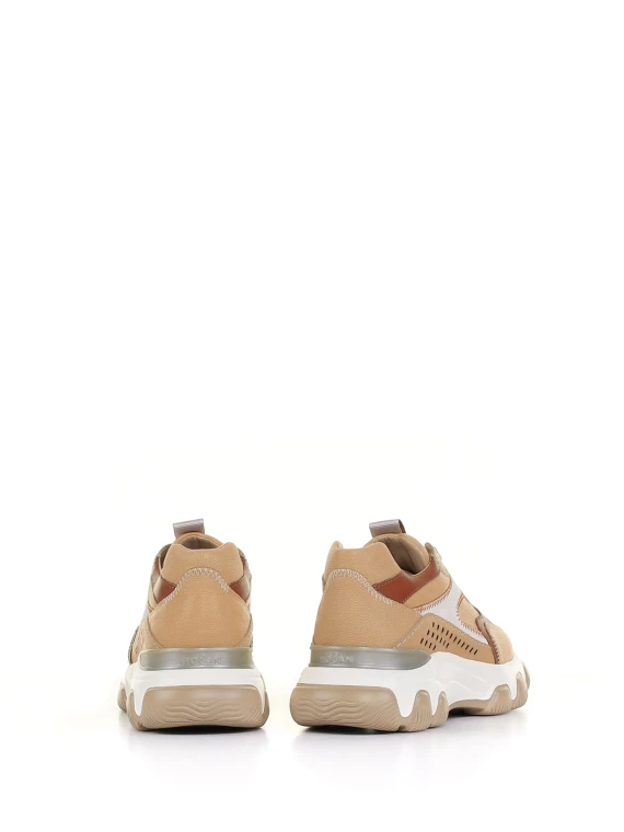 Sneaker Hyperactive con logo impresso