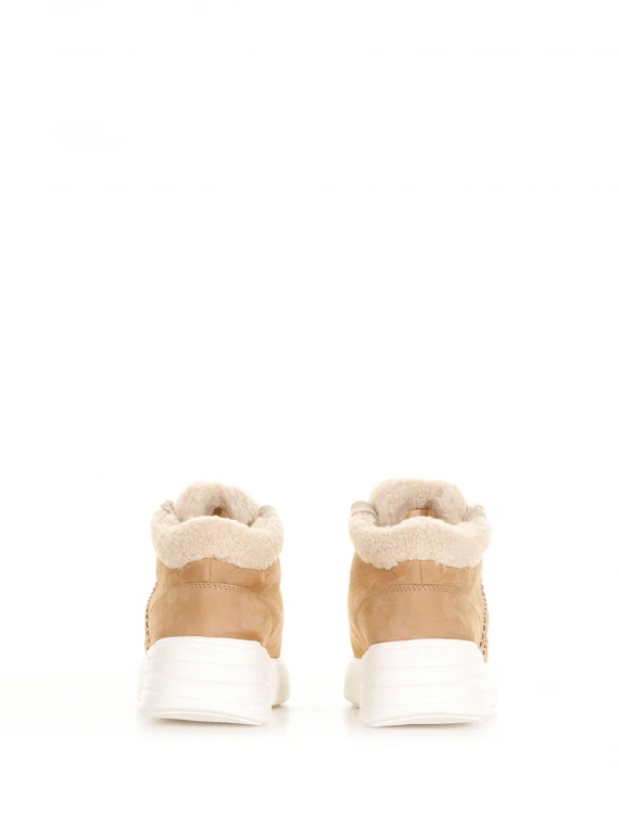 Rebel sneaker in suede with faux fur