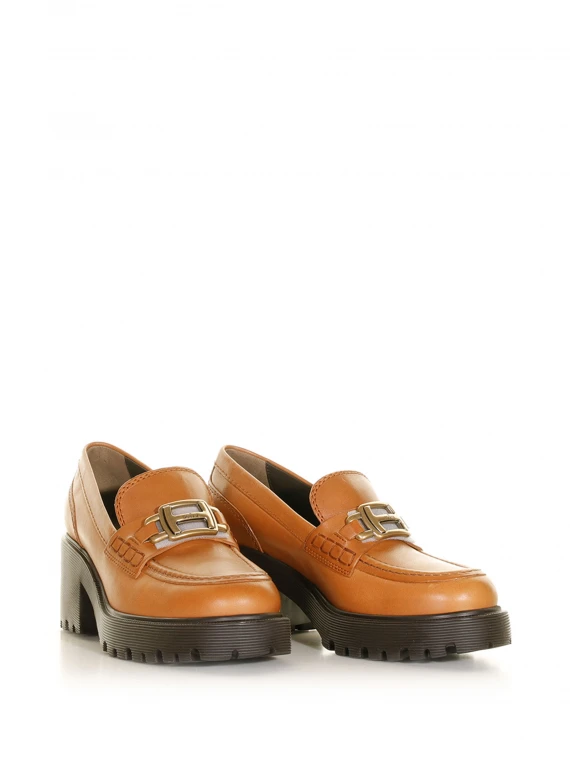 Leather loafer with heel