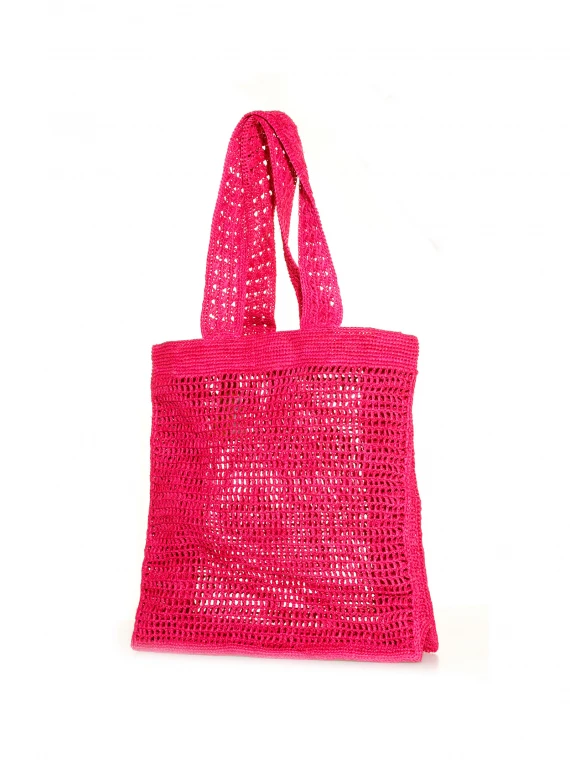 Fuchsia shoulder bag in natural raffia