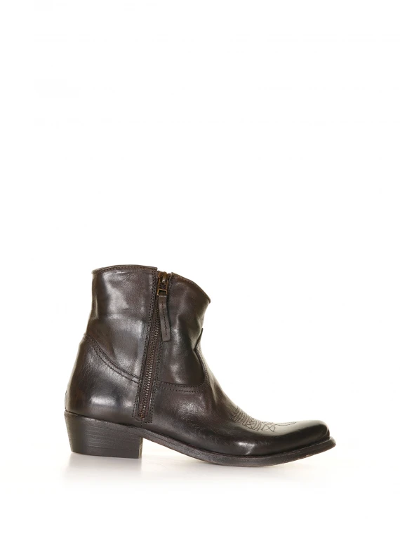 Low brown Texan boot