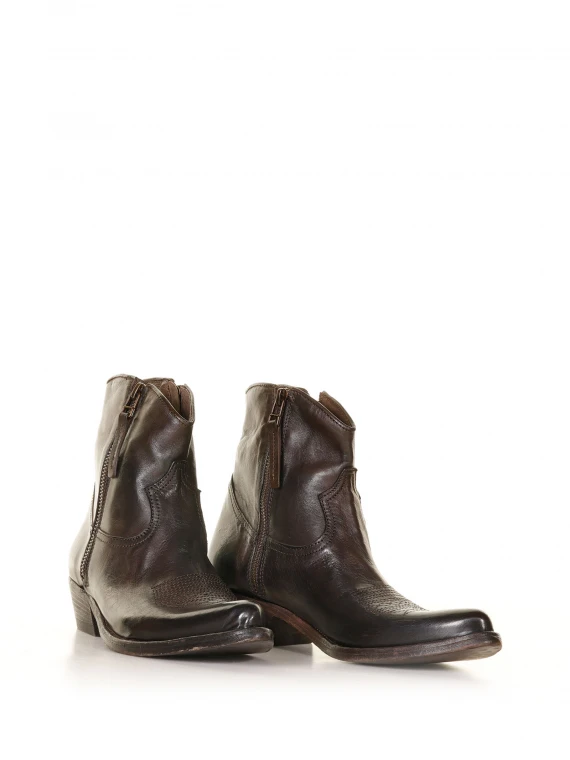 Low brown Texan boot