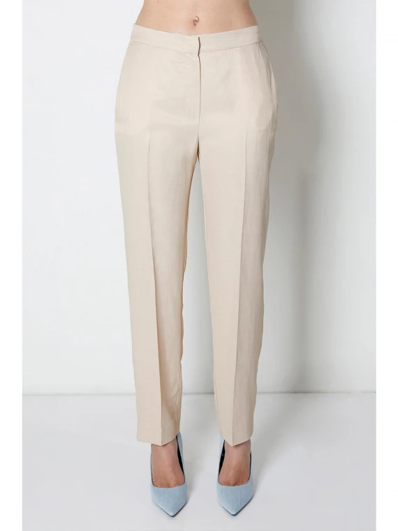 Elegant pleated trousers