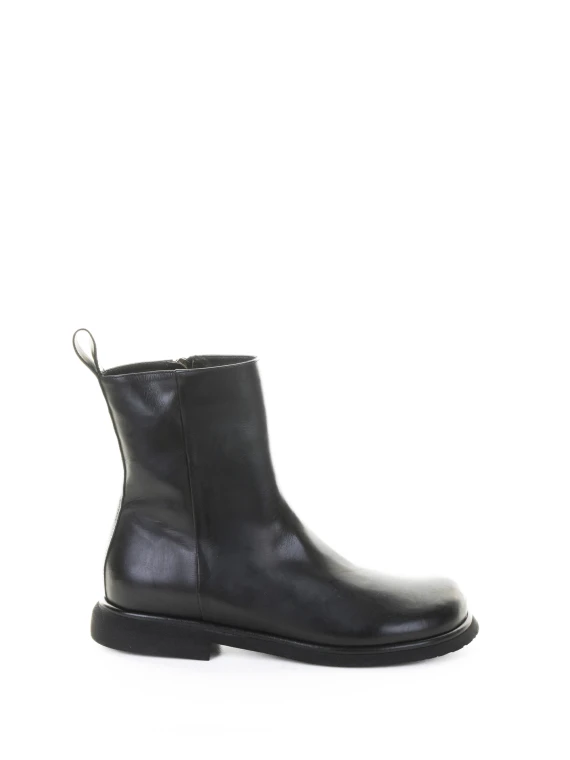 LAURA BELLARIVA Boots Black