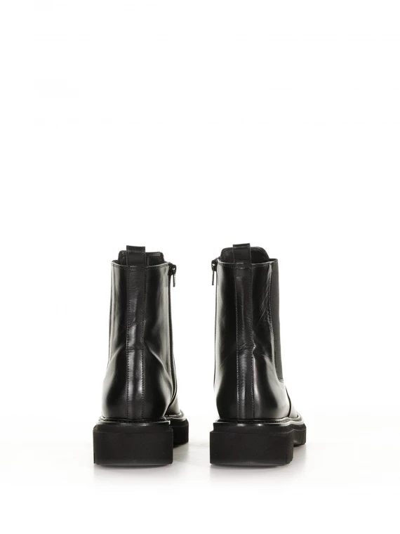 Black leather ankle boot with zip