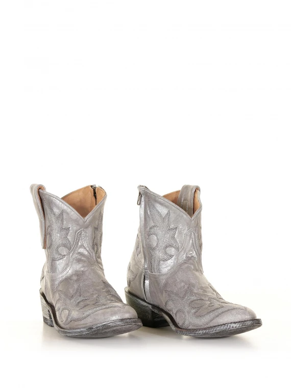 Texan ankle boot with worn effect silver