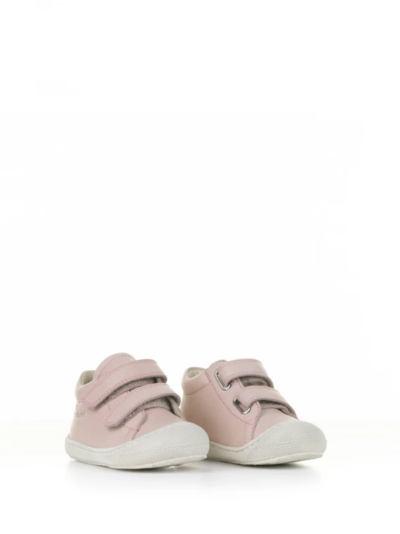 Pink leather first steps shoes