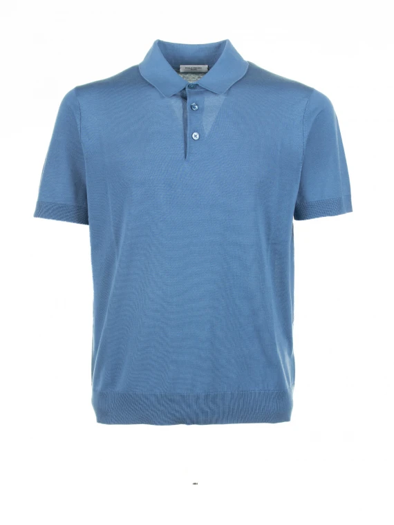 Light blue polo shirt with short sleeves