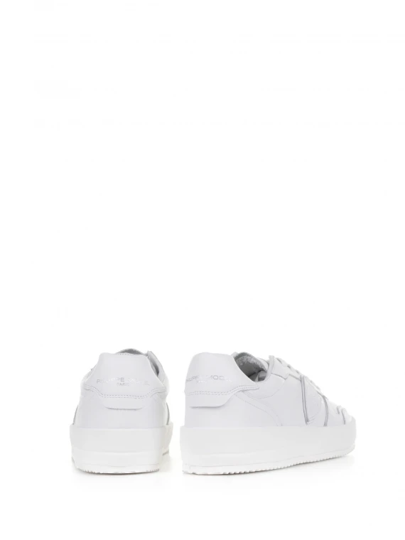 Nice white low sneakers for men