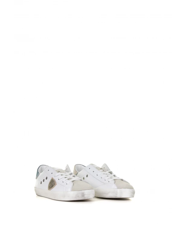 Kids low sneaker with blue heel