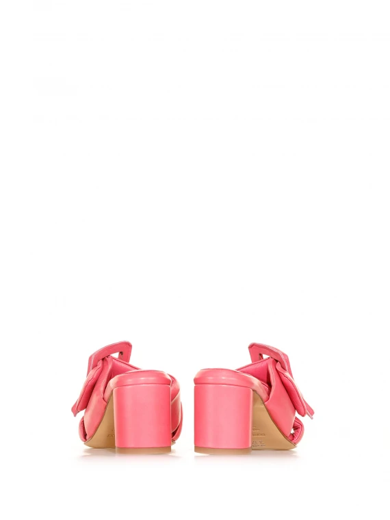 Nappa slipper with heel and buckle