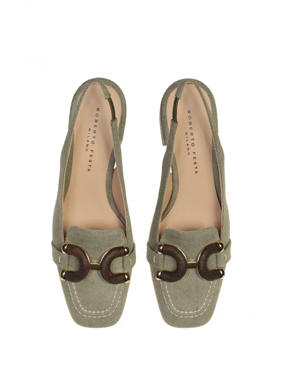 Chanel slingback in jeans kaki con accessorio in legno