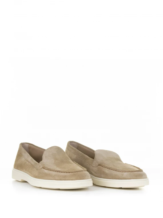 Brown moccasin in suede and rubber sole