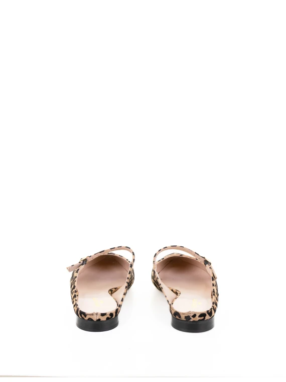 Status Sandals