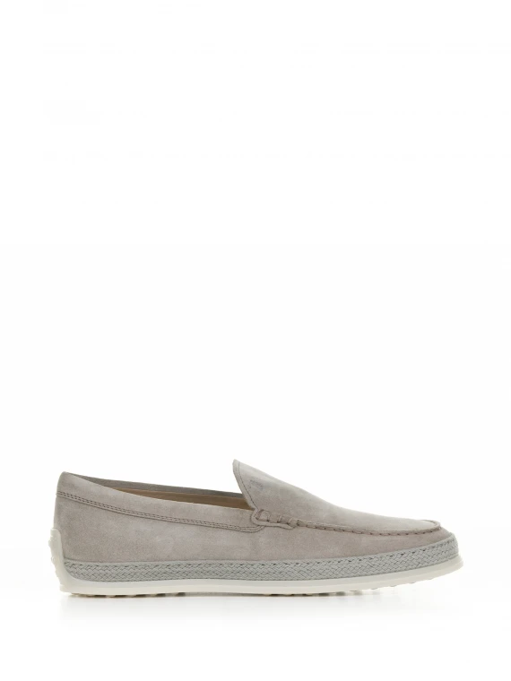 Slip-on moccasin in dove-grey nubuck