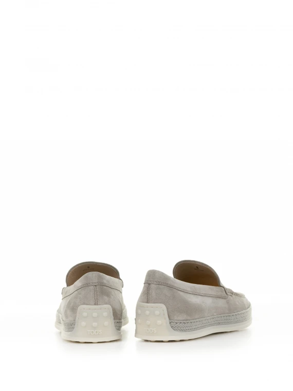 Slip-on moccasin in dove-grey nubuck