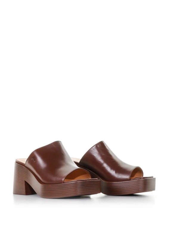 Platform sabot with heel