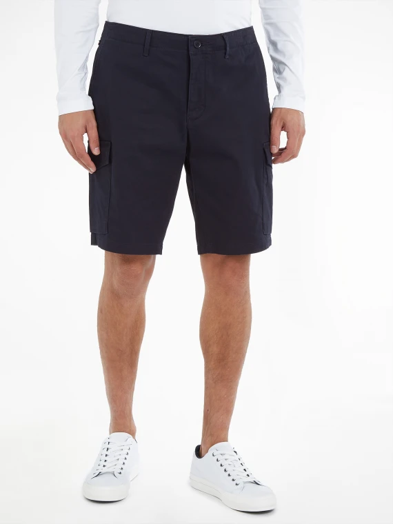 Navy men's Bermuda shorts with pockets