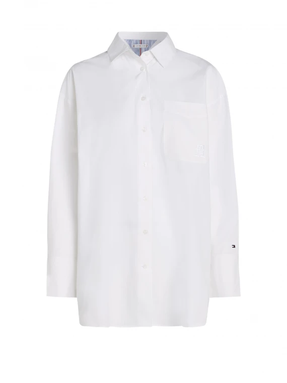 White long-sleeved shirt