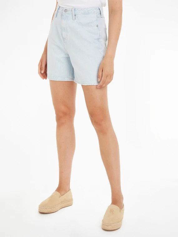 Loose high-waisted denim shorts