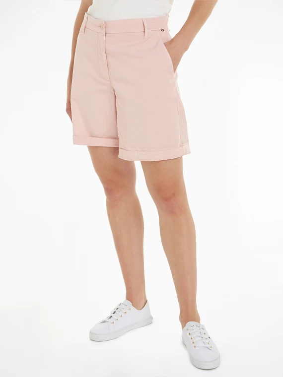 Shorts chino Mom con orli risvoltati