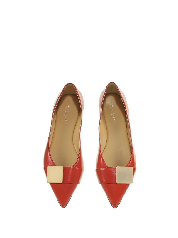 Ballerina in nappa con dettaglio placca