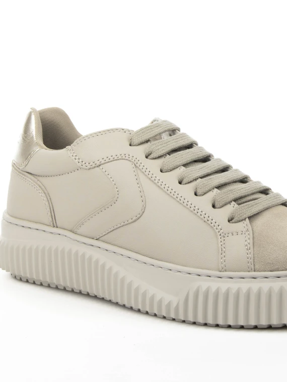 Sneaker beige in nappa e camoscio