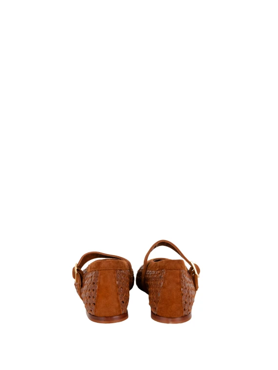 Flat shoes