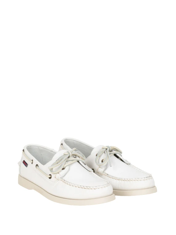 Flat shoes White